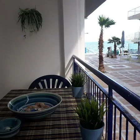 Cozy Seaside Apartment Loutraki (Corinthia)